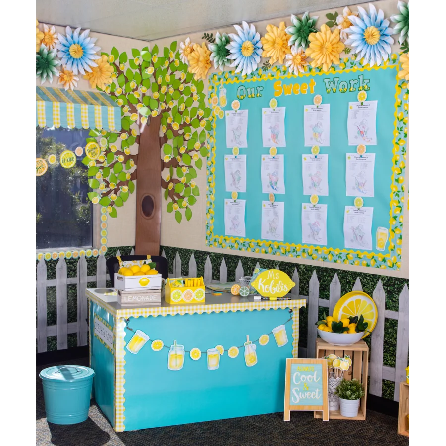 Big Tree with Polka Dot Leaves Bulletin Board Display Set